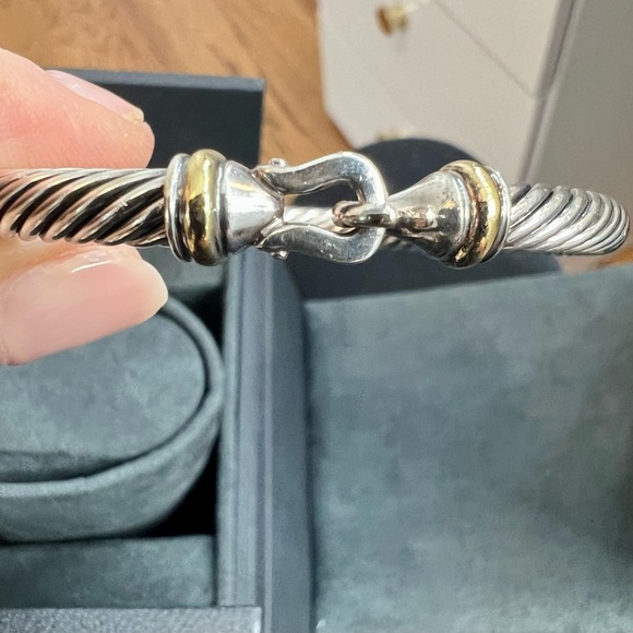 David Yurman Buckle Bracelet.Sterling Silver with 18 K Gold. - Picture 3 of 6